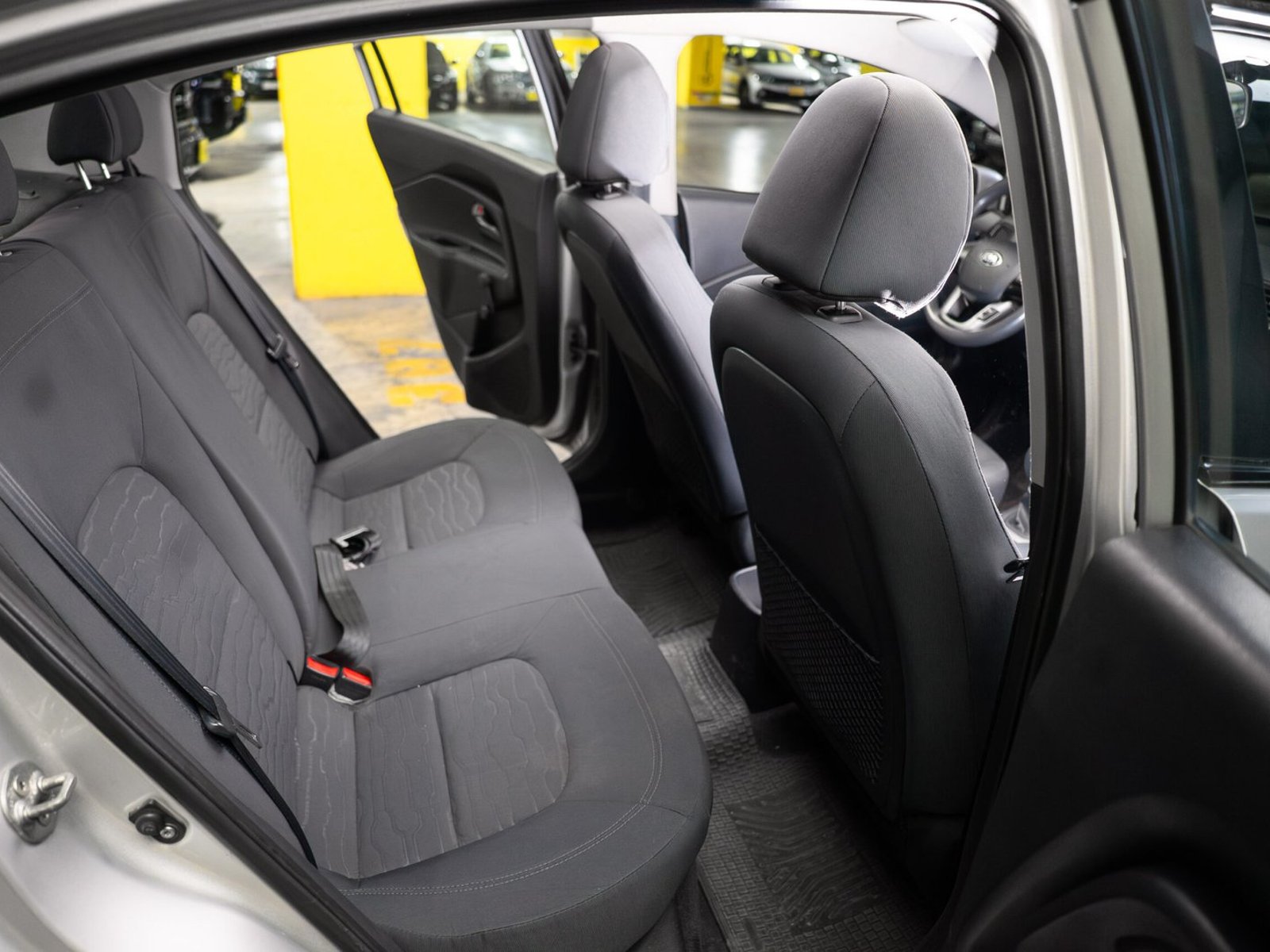 Kia Rio4 1.4 2013 - Foto 4 de 16