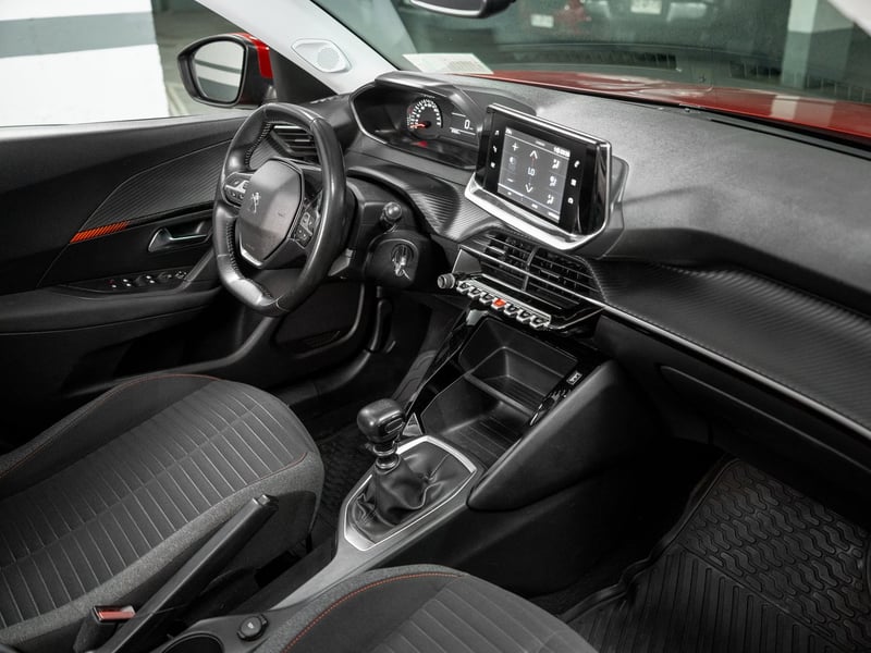 Peugeot 2008 1.5 2021 - Imagen 14 de 19