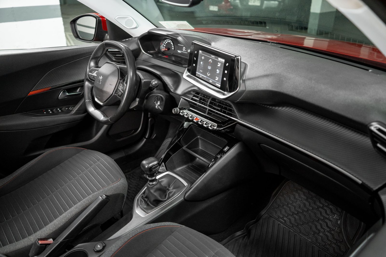 Peugeot 2008 1.5 2021 - Imagen 14 de 19