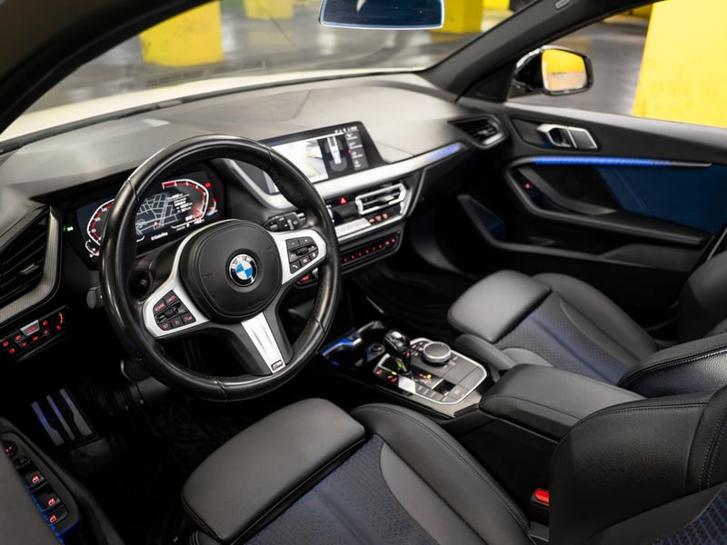 BMW 118i 1.5 2021 - Imagen 14 de 20