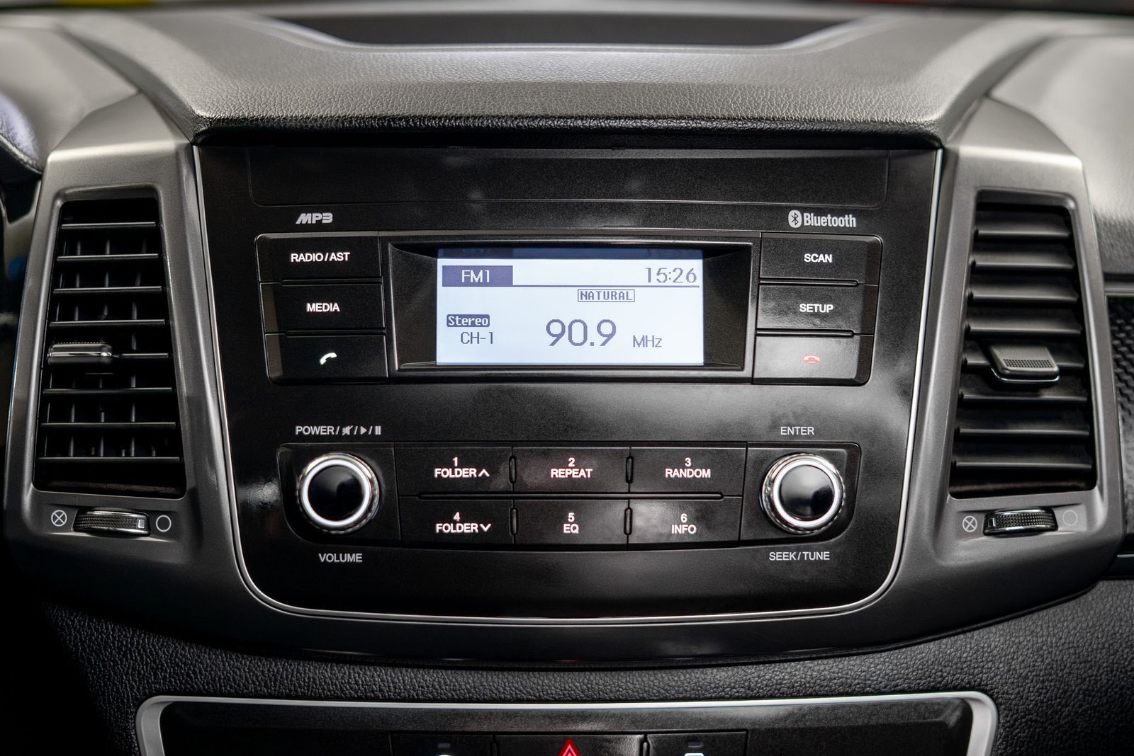 SsangYong Musso Grand 2.2 2023 - Imagen 14 de 16