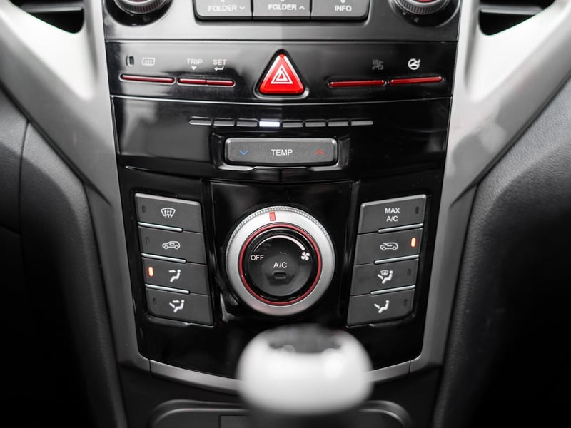 SsangYong Tivoli 1.6 2018 - Imagen 15 de 17