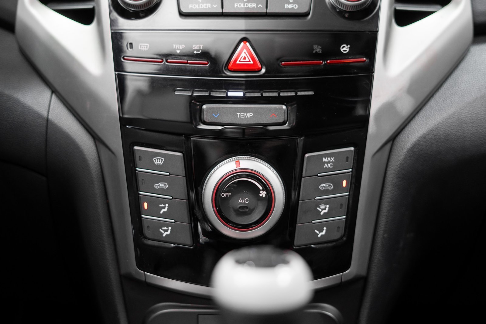 SsangYong Tivoli 1.6 2018 - Imagen 15 de 17