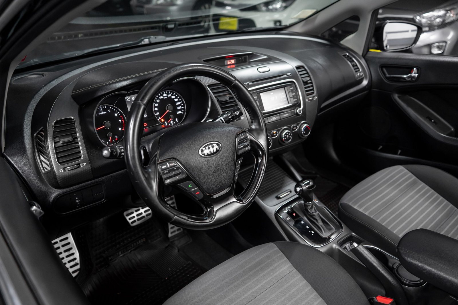 Kia Cerato5 1.6 2019 - Imagen 13 de 20