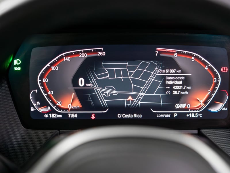 BMW 118i 1.5 2021 - Imagen 17 de 20