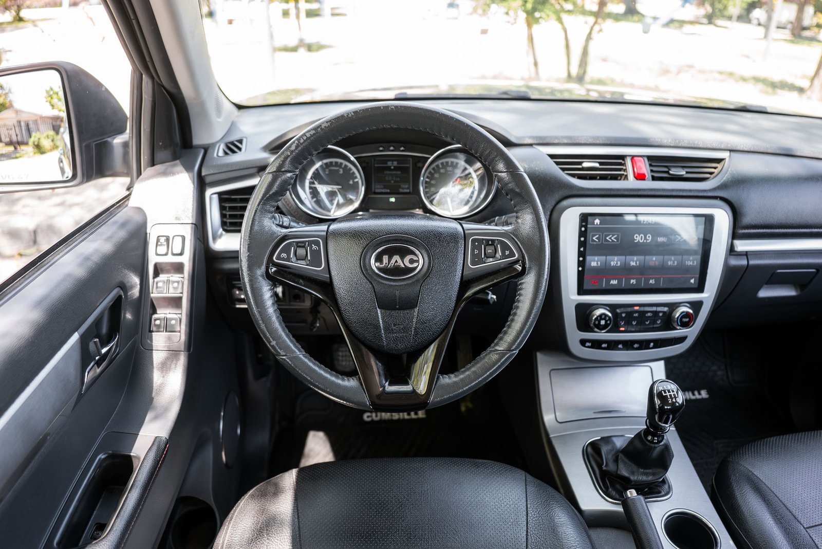 JAC T8 2.0 2023 - Imagen 3 de 17
