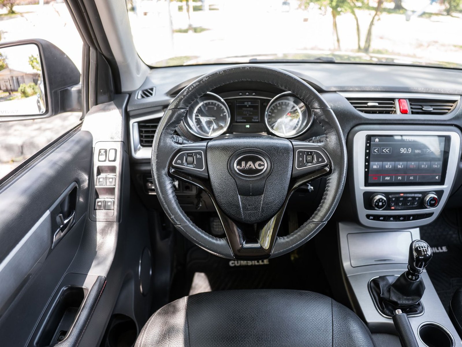 JAC T8 2.0 2023 - Foto 3 de 17