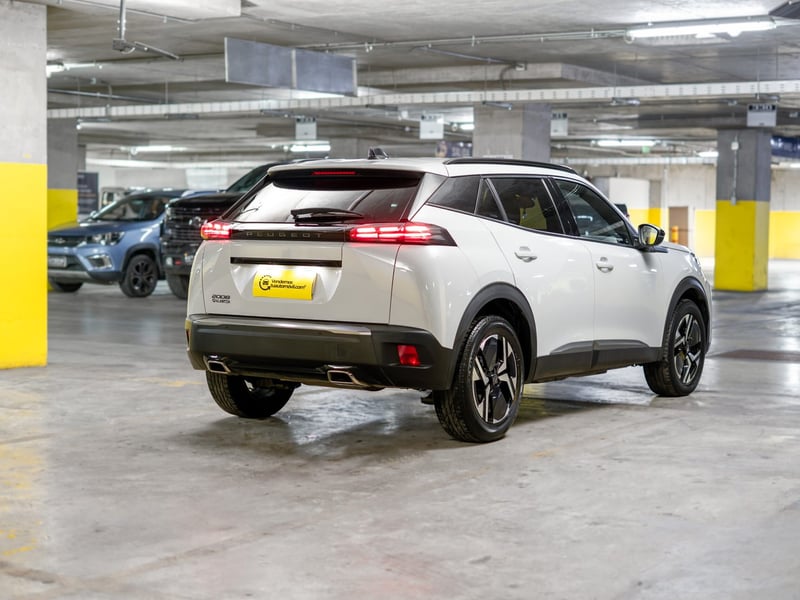 Peugeot 2008 1.2 2024 - Imagen 8 de 20