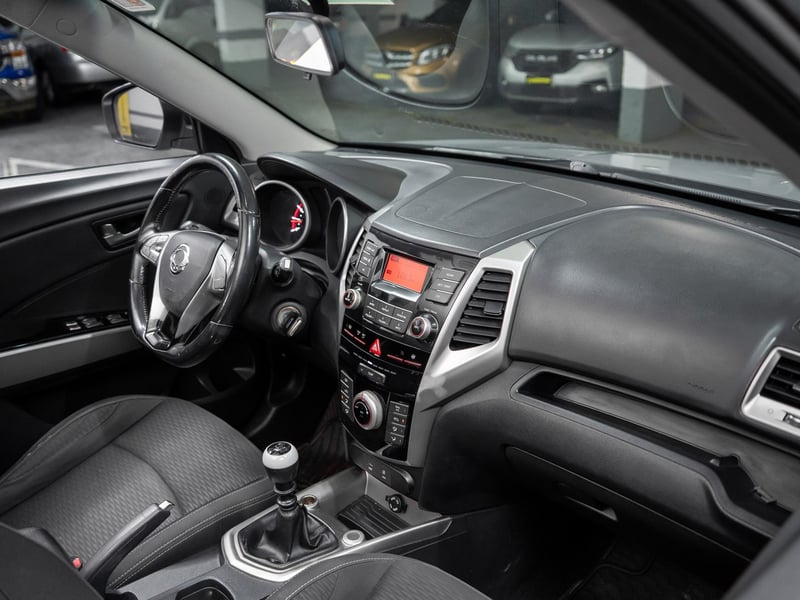SsangYong Tivoli 1.6 2018 - Imagen 12 de 17