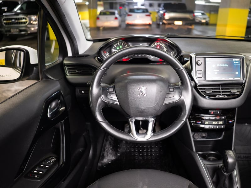 Peugeot 208 1.2 2019 - Imagen 3 de 15
