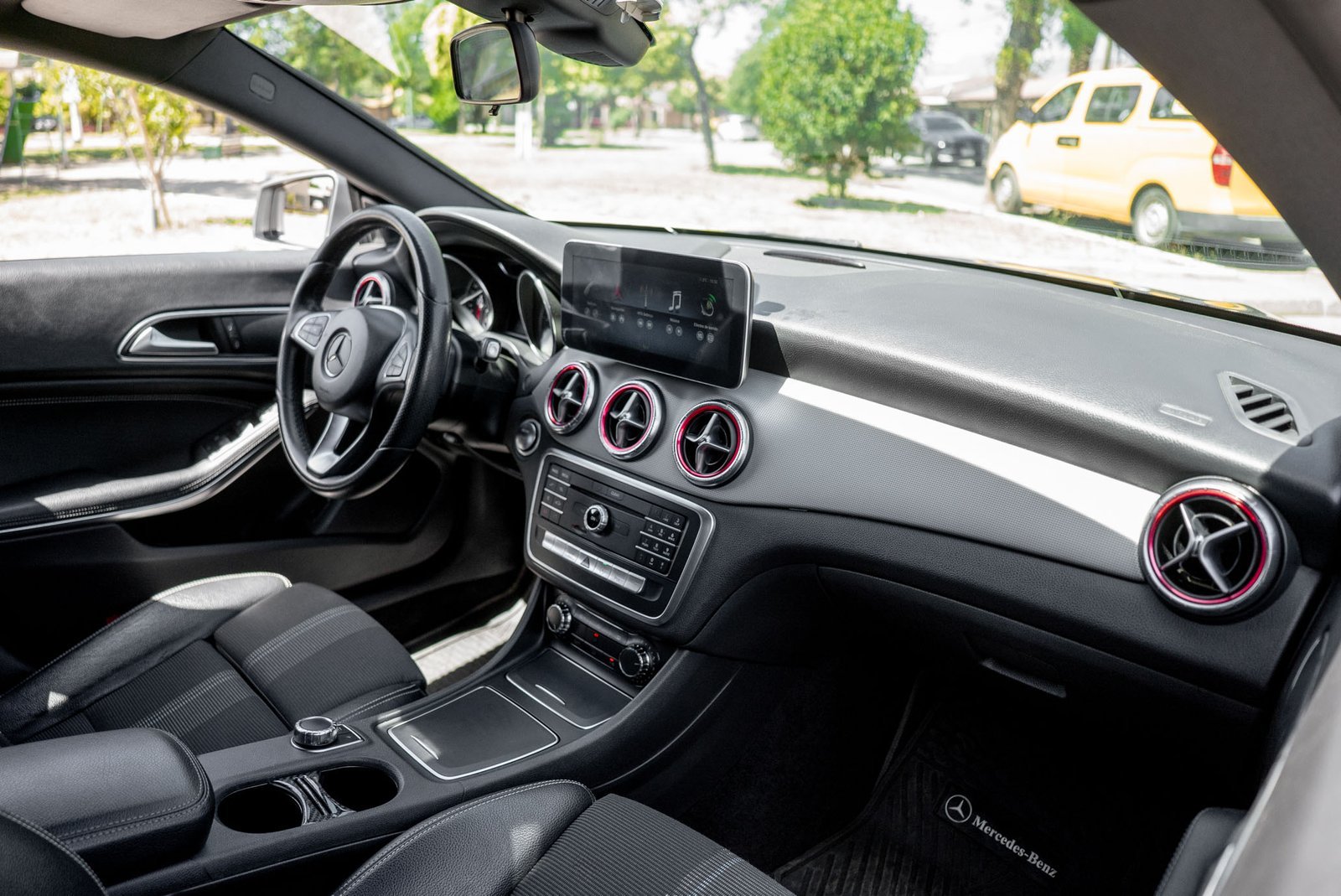 Mercedes-Benz Cla 200 2018 - Imagen 12 de 17