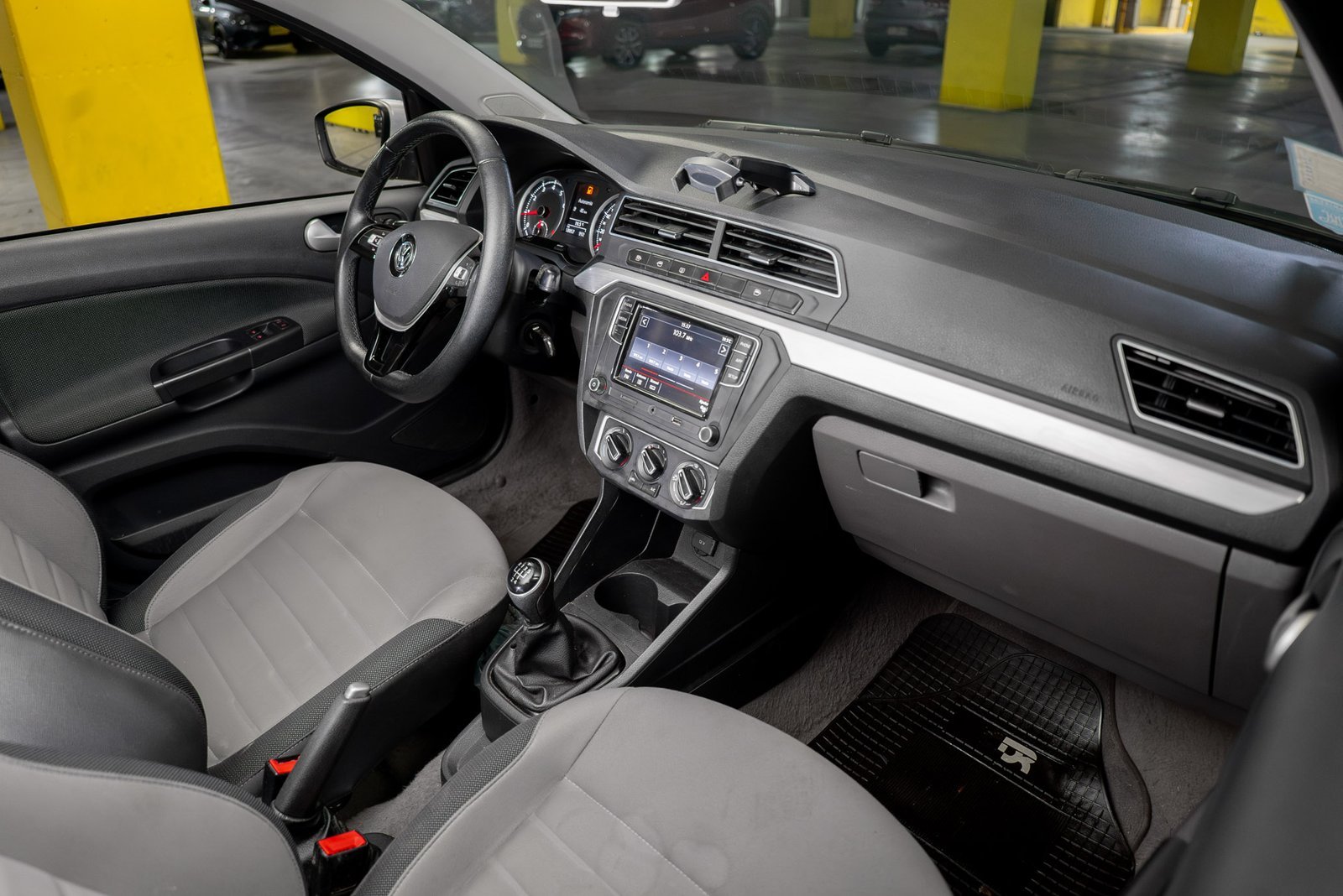Volkswagen Gol 1.6 2023 - Imagen 12 de 17