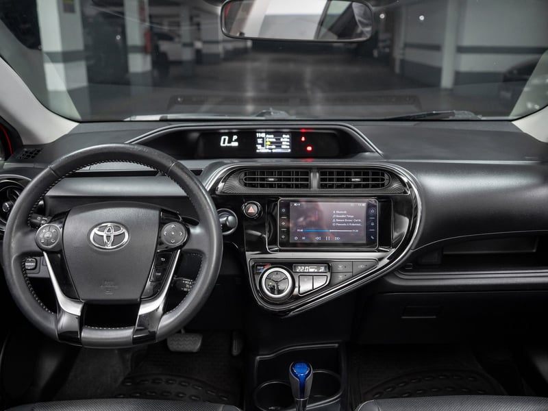 Toyota Prius C 1.5 2018 - Imagen 3 de 20