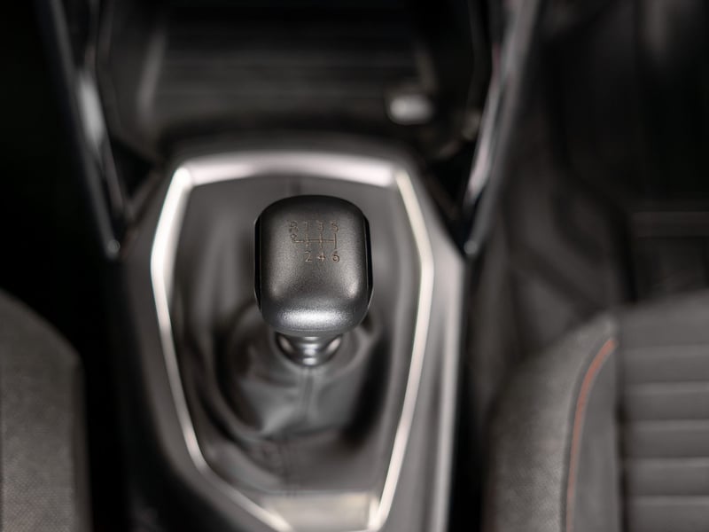 Peugeot 2008 1.2 2023 - Imagen 16 de 17