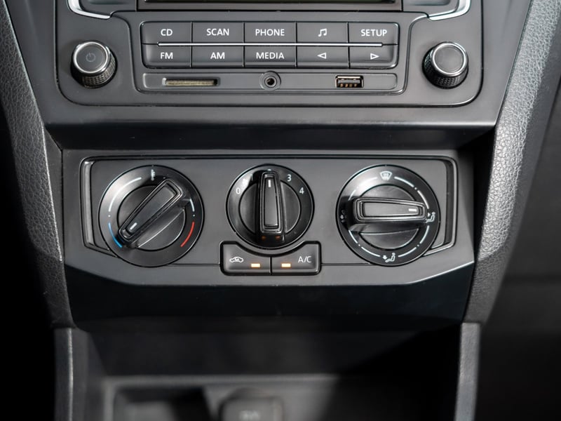 Volkswagen Voyage 1.6 2017 - Imagen 13 de 16