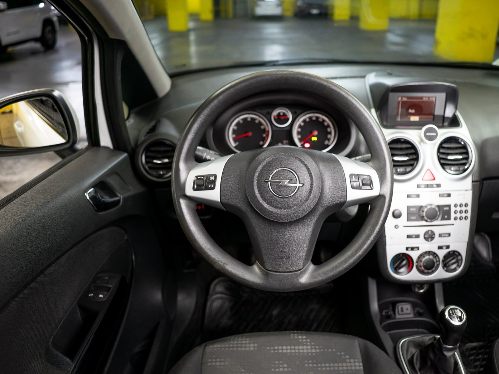 Opel Corsa 1.4 2014 - Foto 3 de 18
