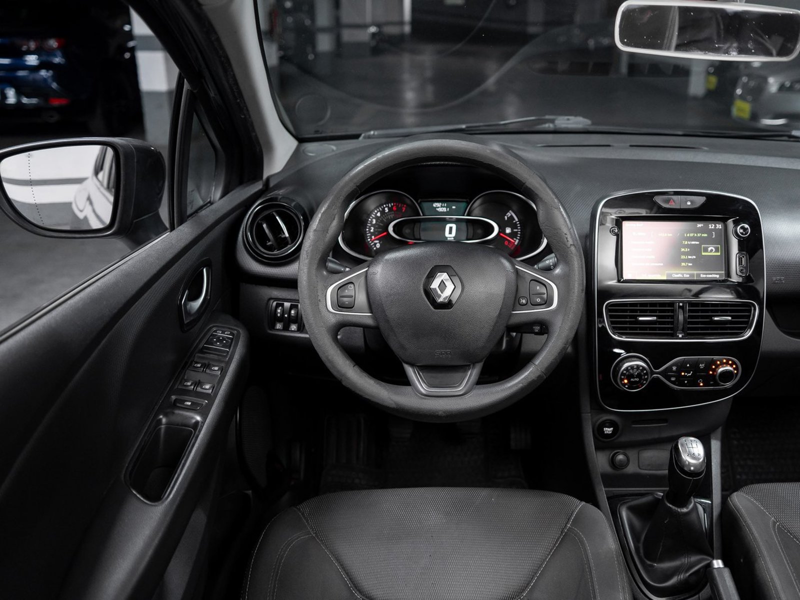 Renault Clio 1.2 2018 - Foto 3 de 17