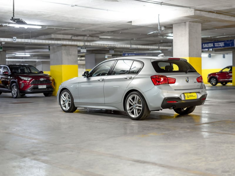 BMW 120i 1.6 2016 - Imagen 9 de 20