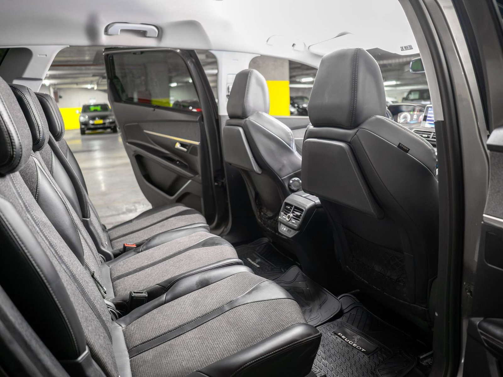 Peugeot 5008 1.6 2018 - Foto 4 de 20