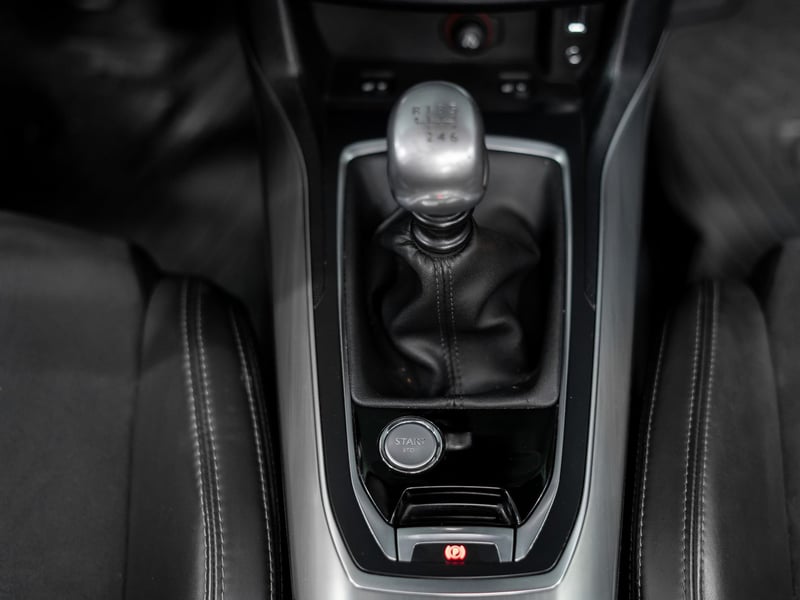 Peugeot 308 1.6 2016 - Imagen 18 de 20