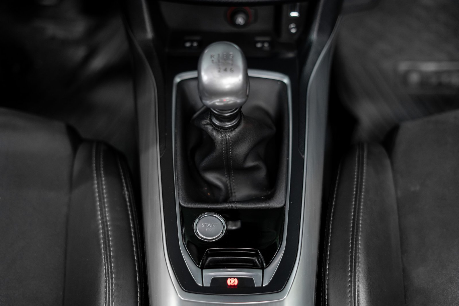 Peugeot 308 1.6 2016 - Imagen 18 de 20