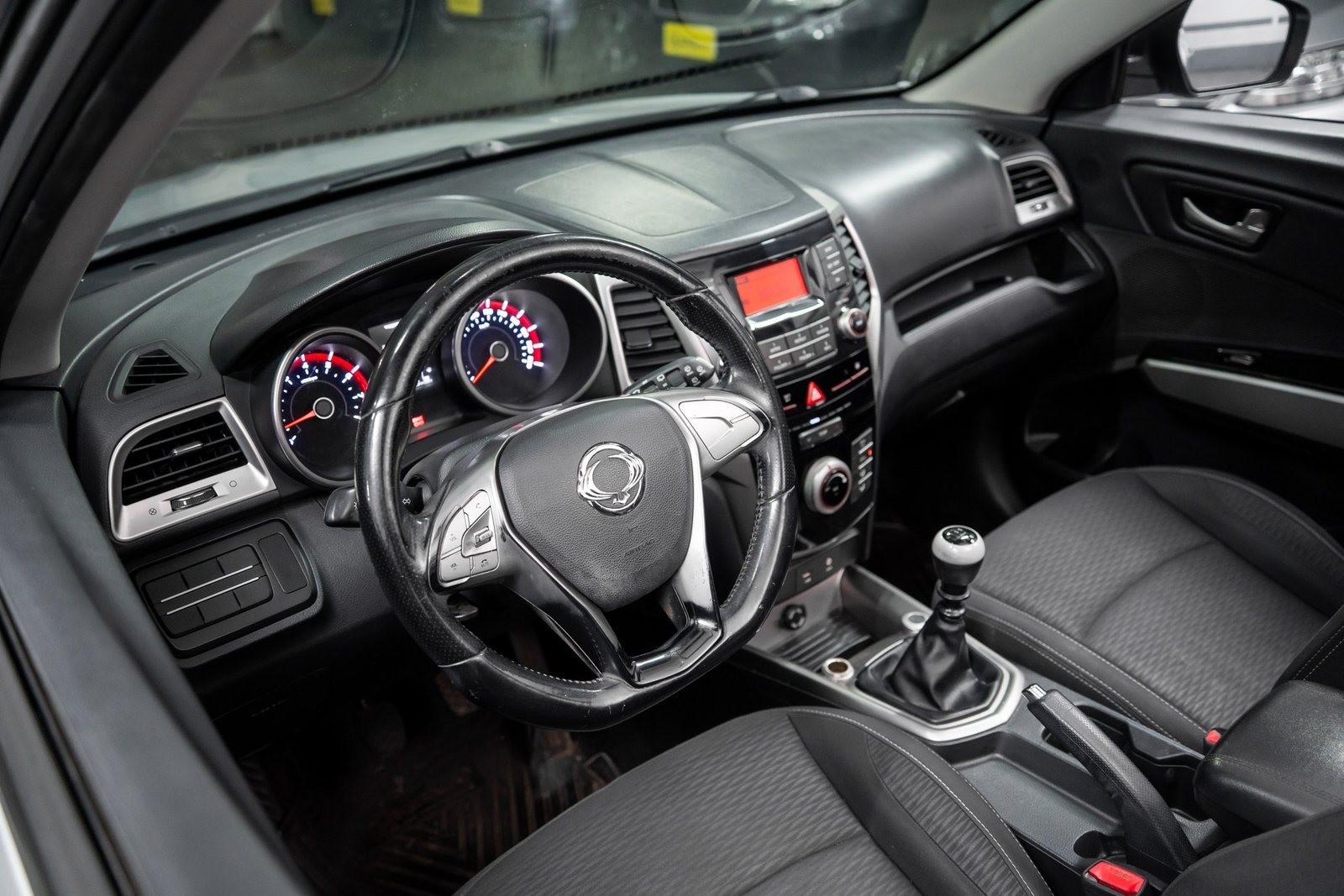 SsangYong Tivoli 1.6 2018 - Imagen 11 de 17