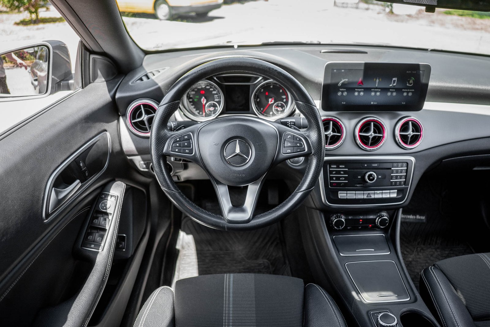 Mercedes-Benz Cla 200 2018 - Imagen 3 de 17