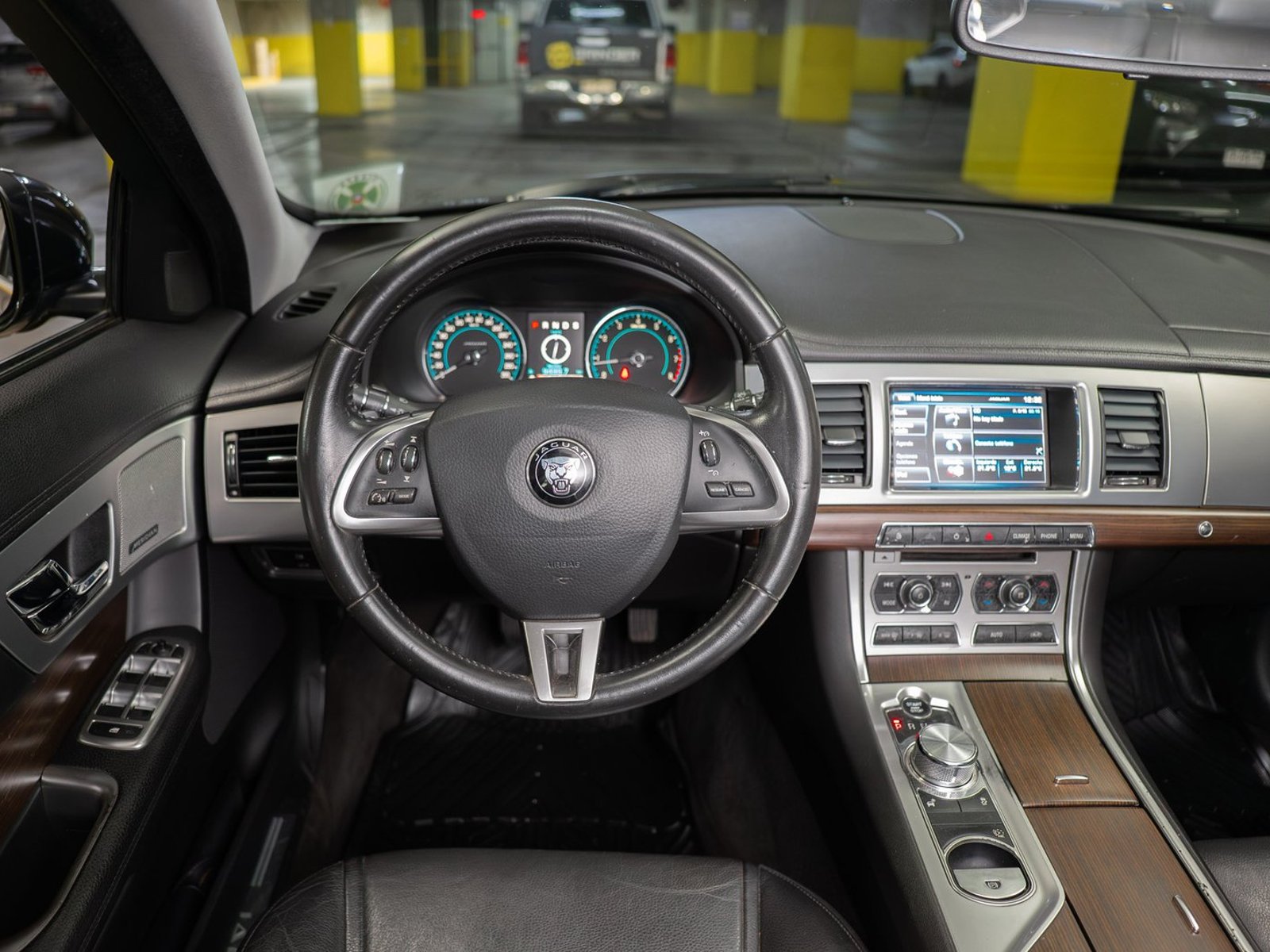 Jaguar Xf 2.0 2015 - Foto 3 de 20