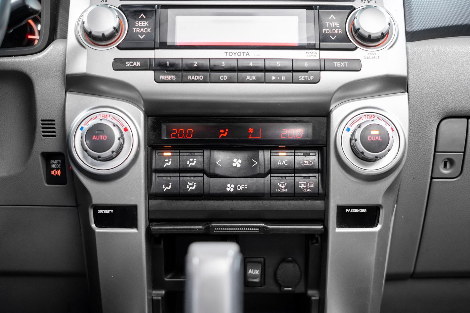 Toyota 4runner 4.0 2011 - Imagen 15 de 20