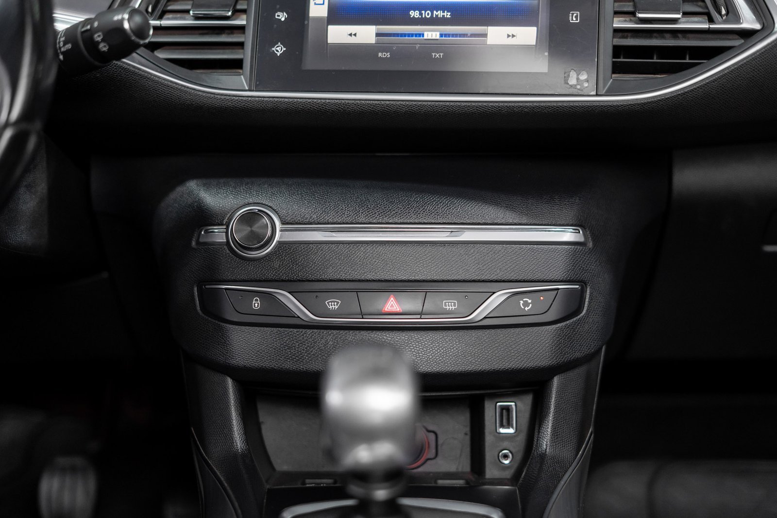 Peugeot 308 1.6 2016 - Imagen 17 de 20