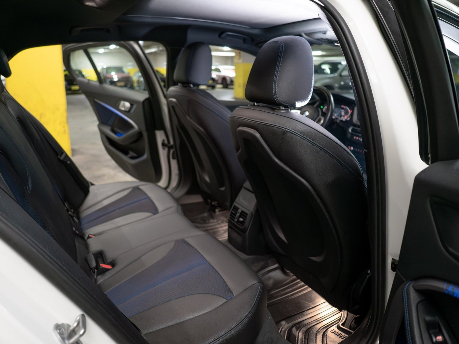 BMW 118i 1.5 2021 - Foto 4 de 20