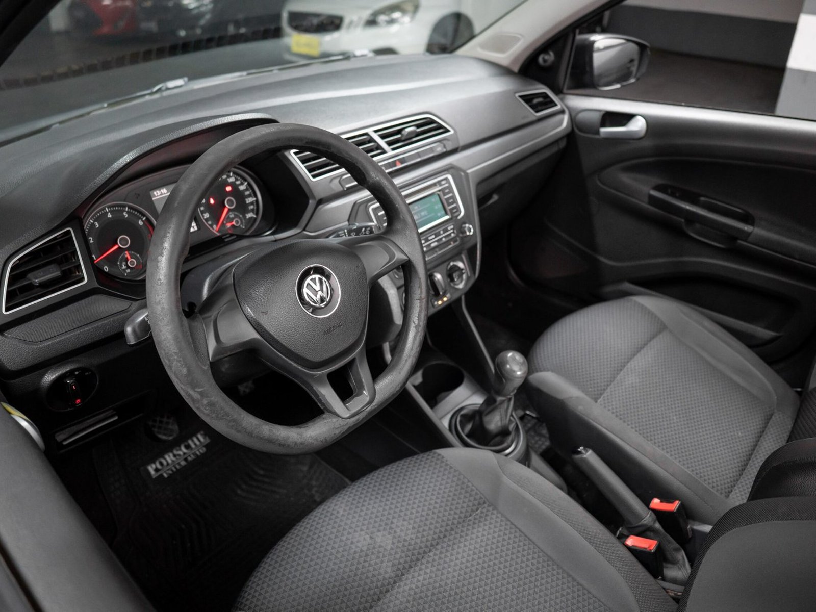 Volkswagen Voyage 1.6 2017 - Foto 3 de 16
