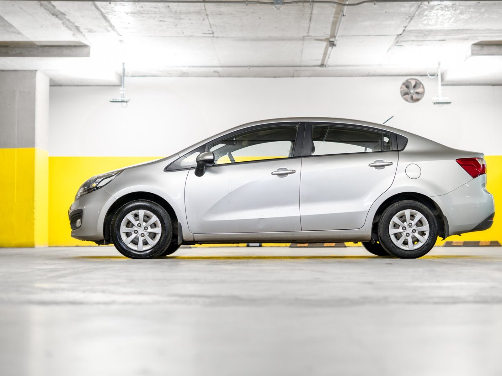 Kia Rio4 1.4 2013 - Foto 2 de 16