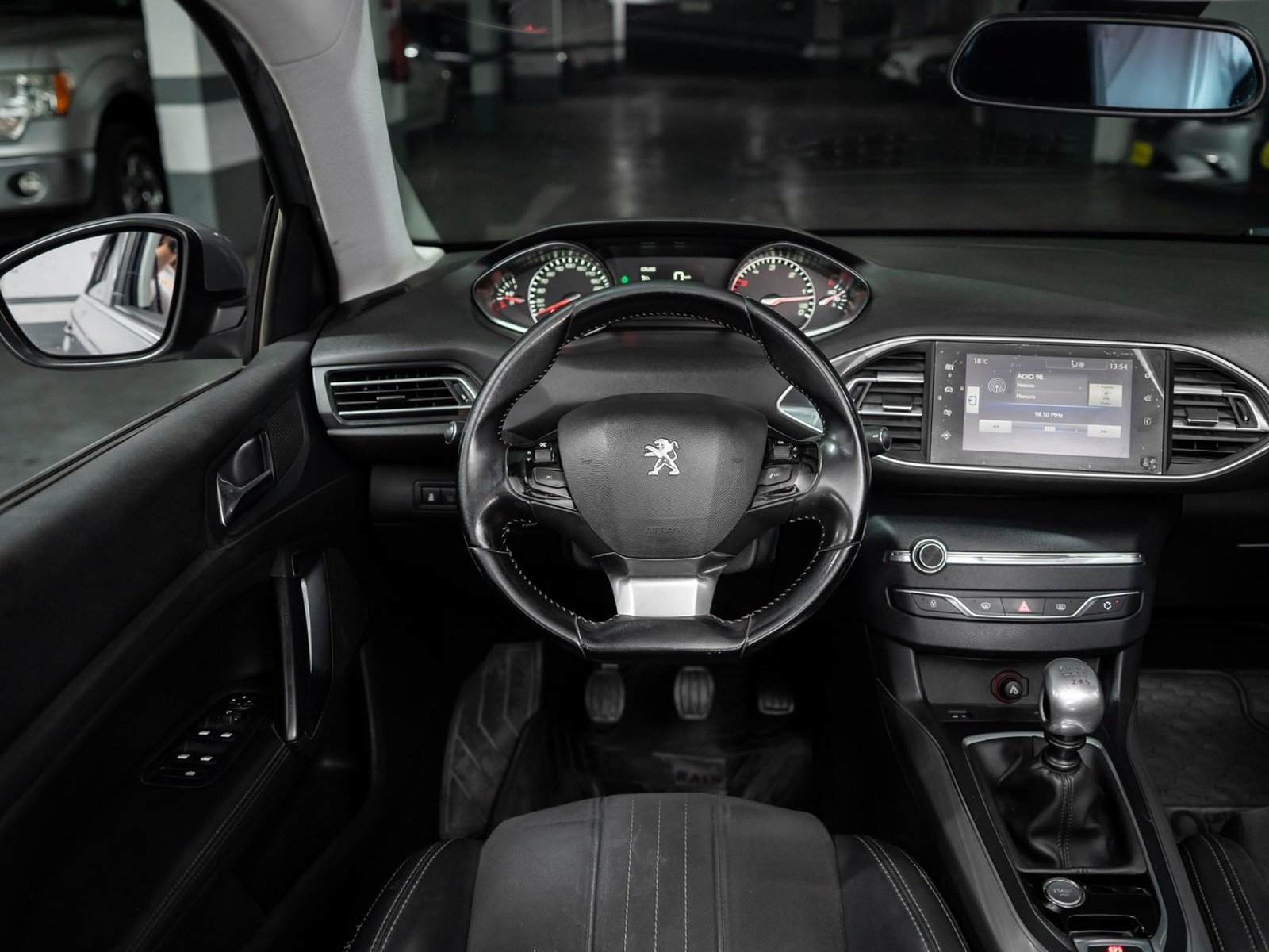Peugeot 308 1.6 2016 - Foto 3 de 20
