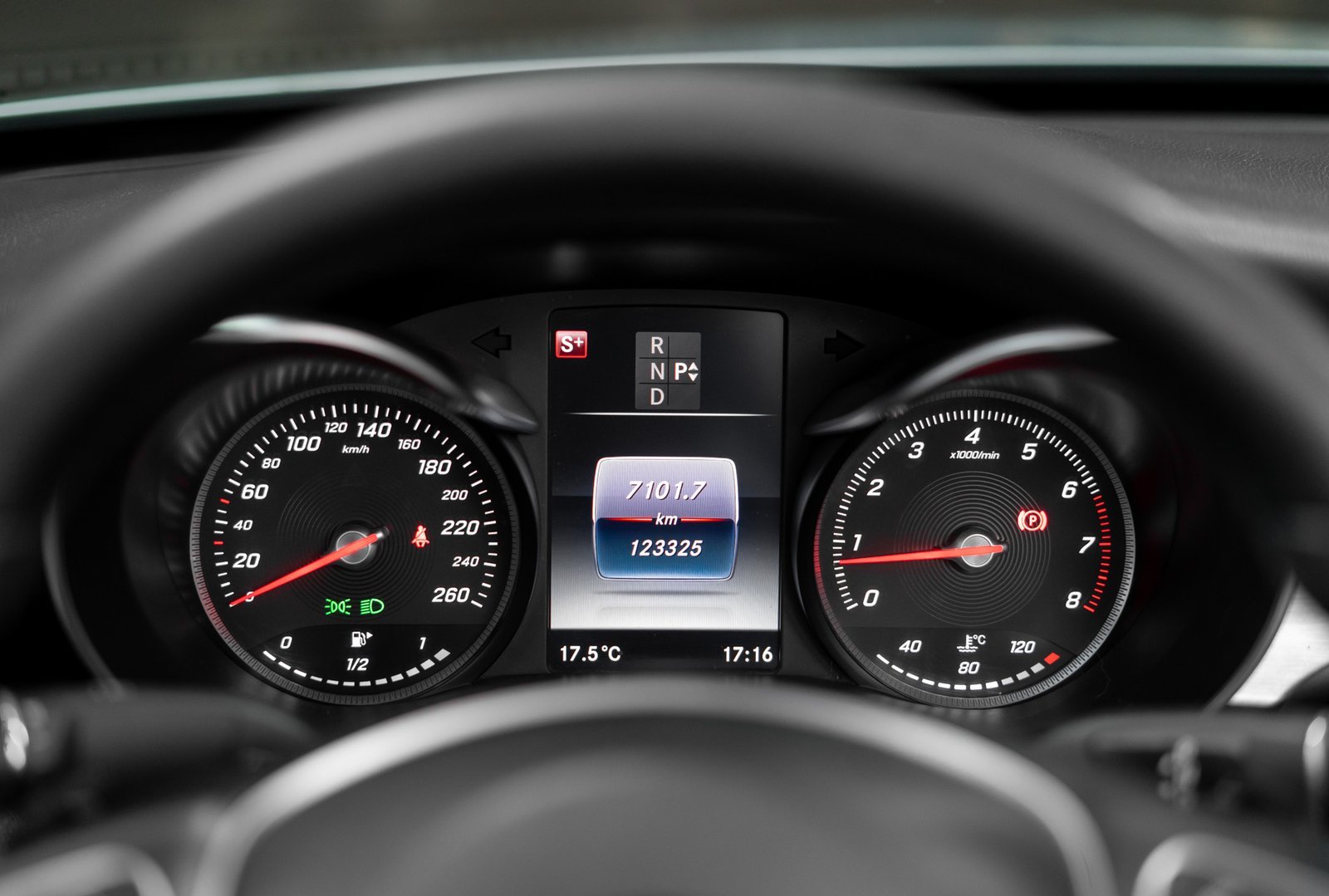 Mercedes-Benz C180 1.6 2017 - Imagen 14 de 18