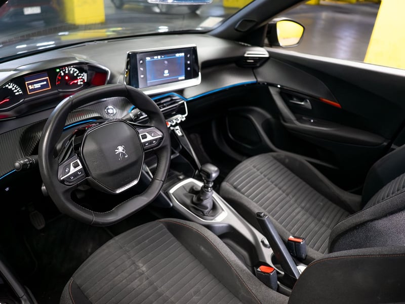 Peugeot 2008 1.2 2023 - Imagen 11 de 17