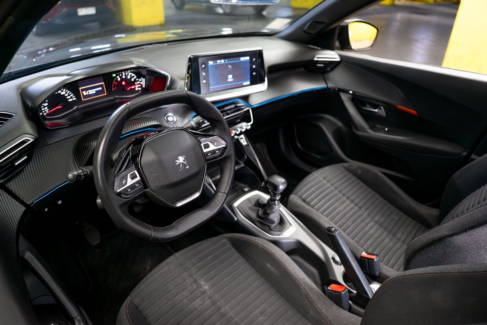 Peugeot 2008 1.2 2023 - Imagen 11 de 17