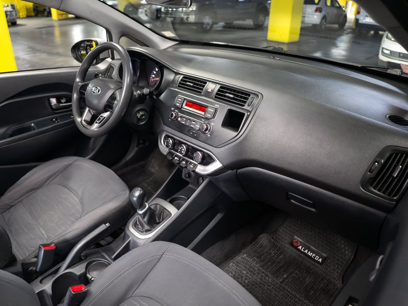 Kia Rio4 1.4 2013 - Imagen 15 de 16