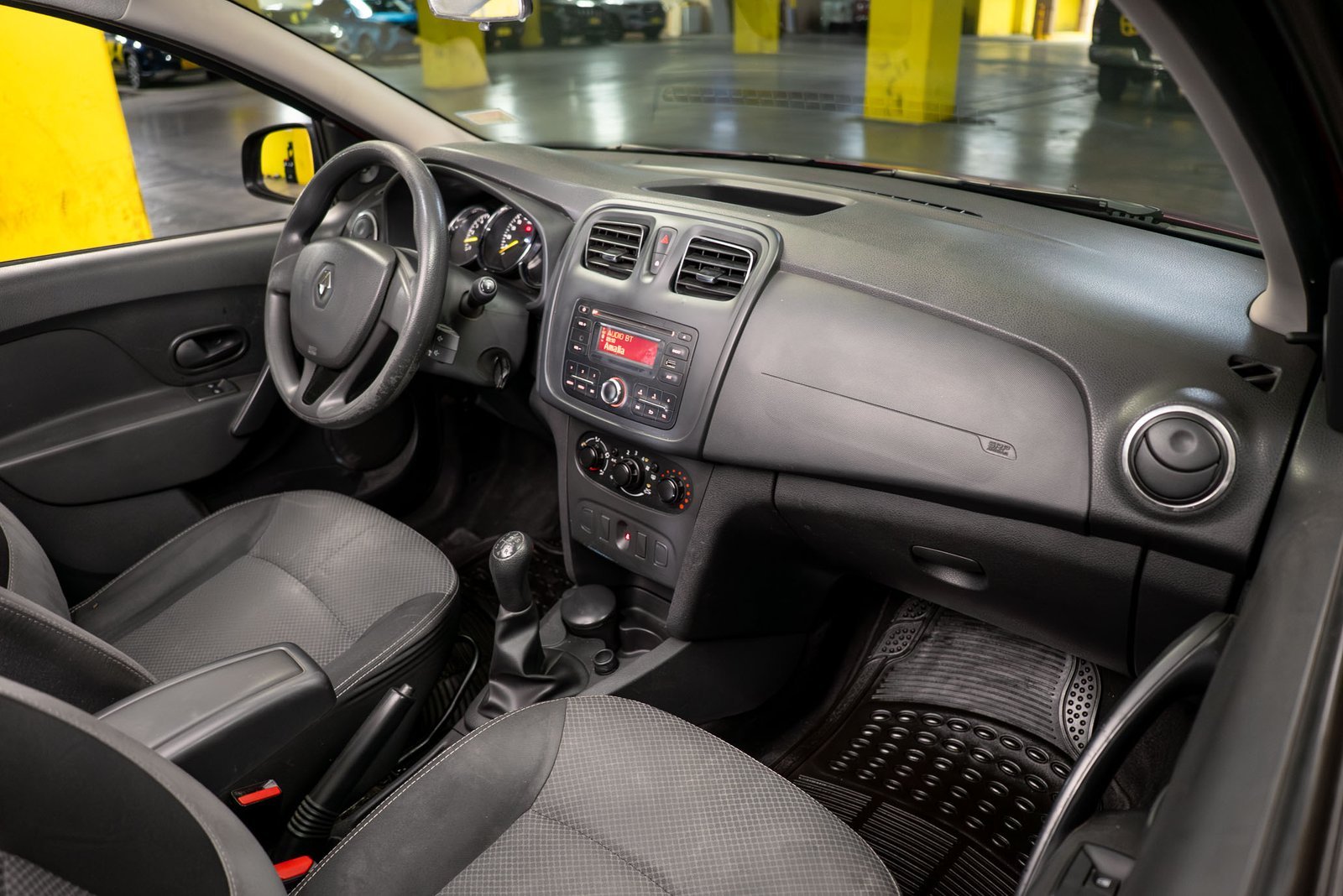 Renault Symbol 1.6 2017 - Imagen 11 de 17