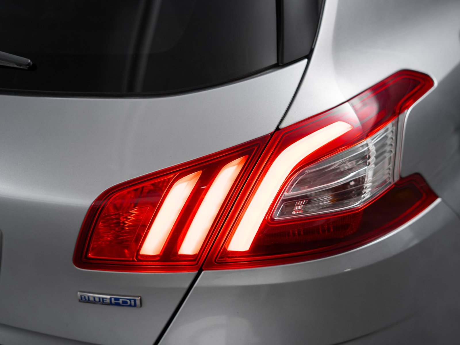 Peugeot 308 1.6 2016 - Foto 5 de 20