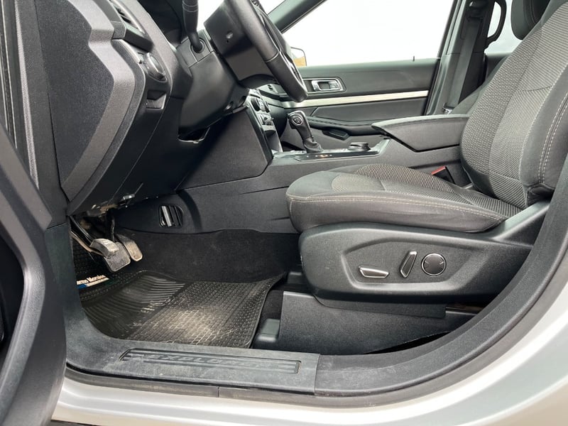 Ford EXPLORER XLT 4X4 3.5 2019 - Imagen 6 de 10