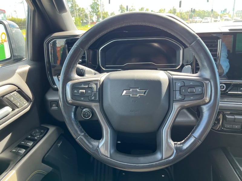 Chevrolet SILVERADO ZR2 4X4 6.2 AUT 2023 - Imagen 6 de 10