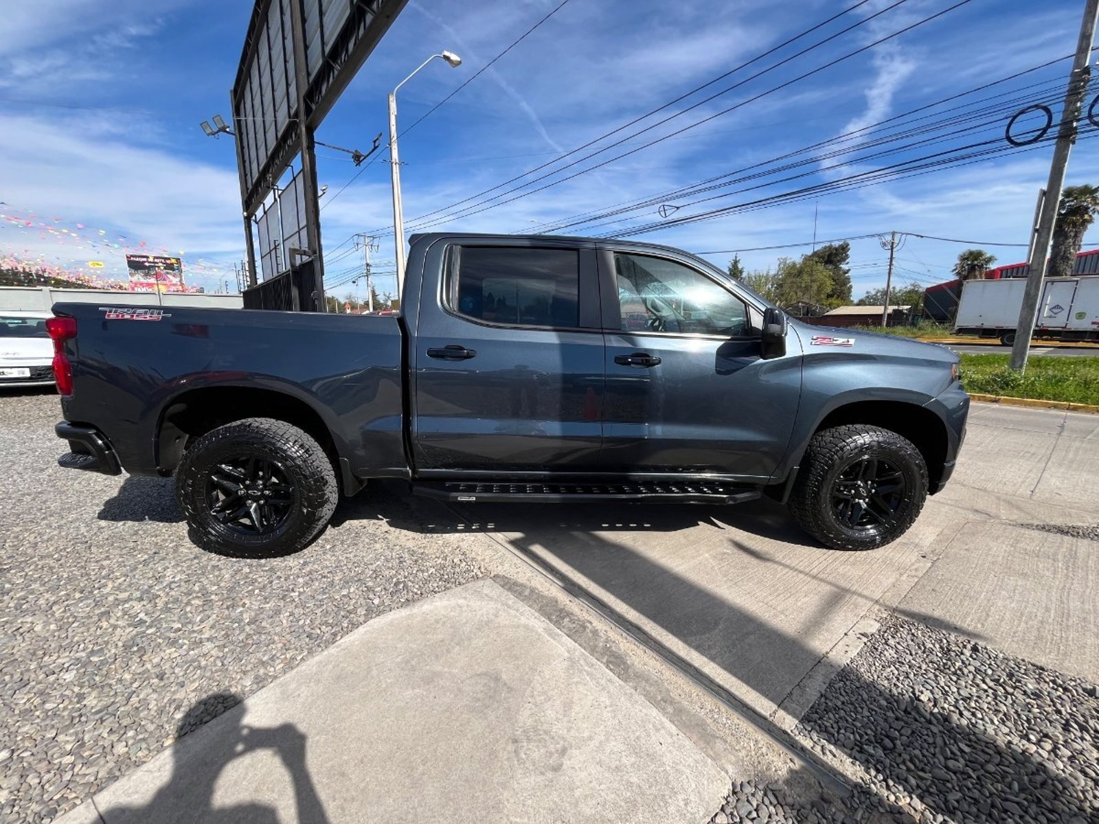 Chevrolet SILVERADO LT 4X4 5.3 AT 2021 - Foto 4 de 10