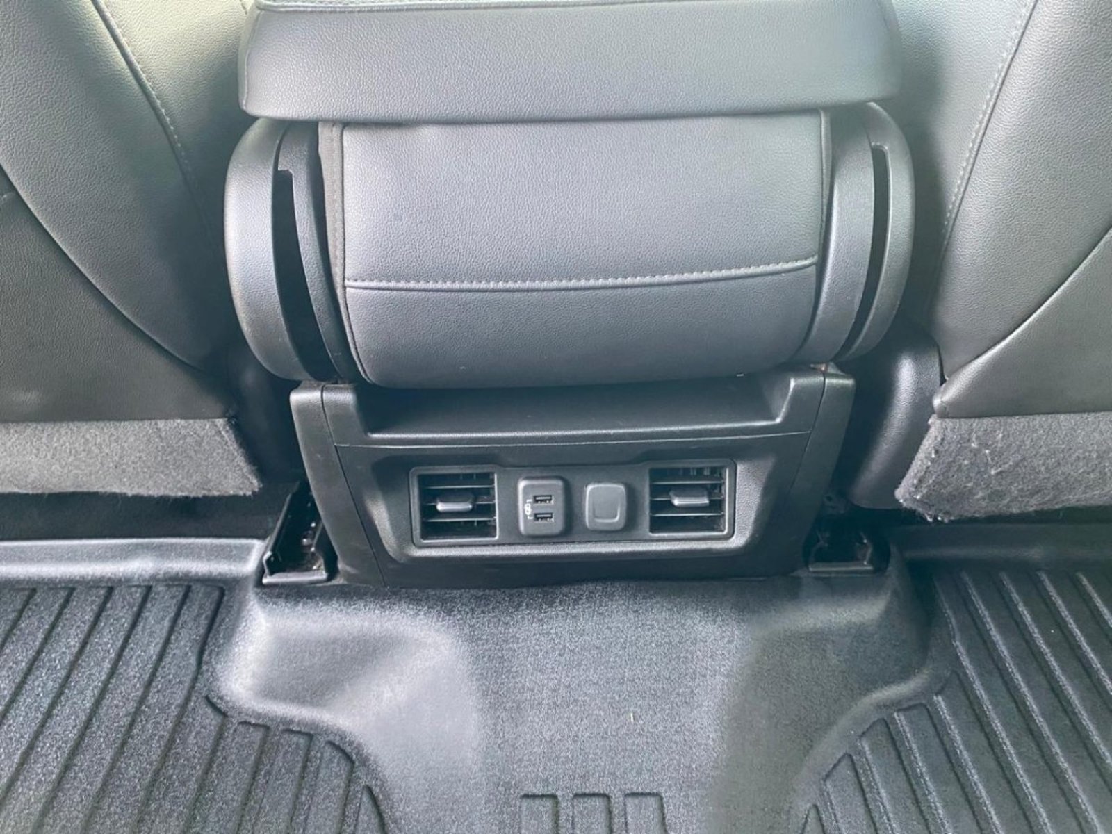 Chevrolet SILVERADO LT 4X4 5.3 AT 2021 - Imagen 6 de 10