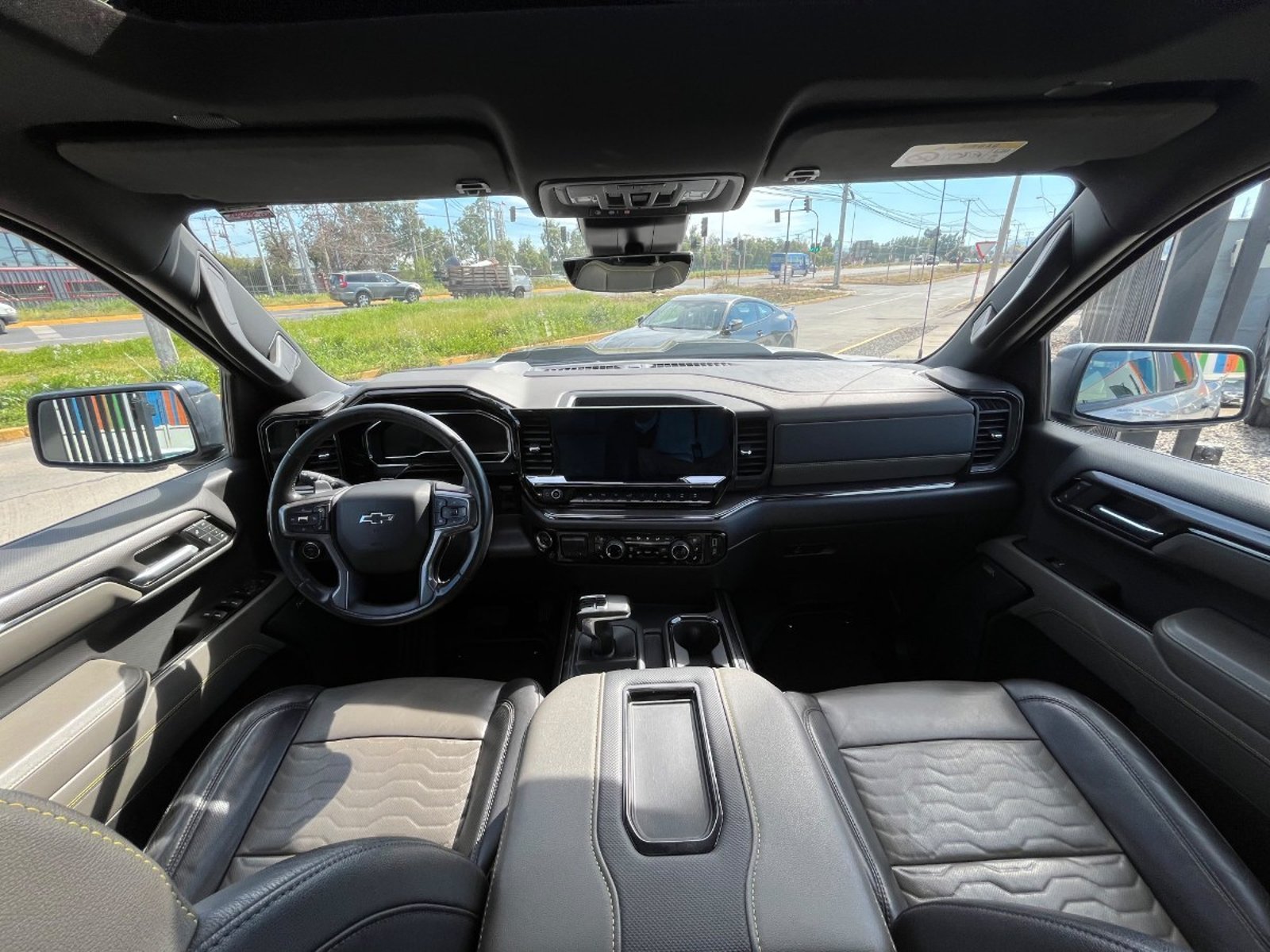 Chevrolet SILVERADO ZR2 4X4 6.2 AUT 2023 - Foto 4 de 10