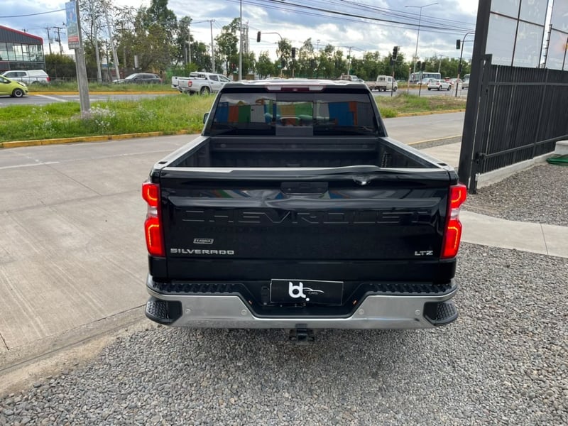 Chevrolet SILVERADO LTZ 5.3 4X4 2019 - Imagen 5 de 10