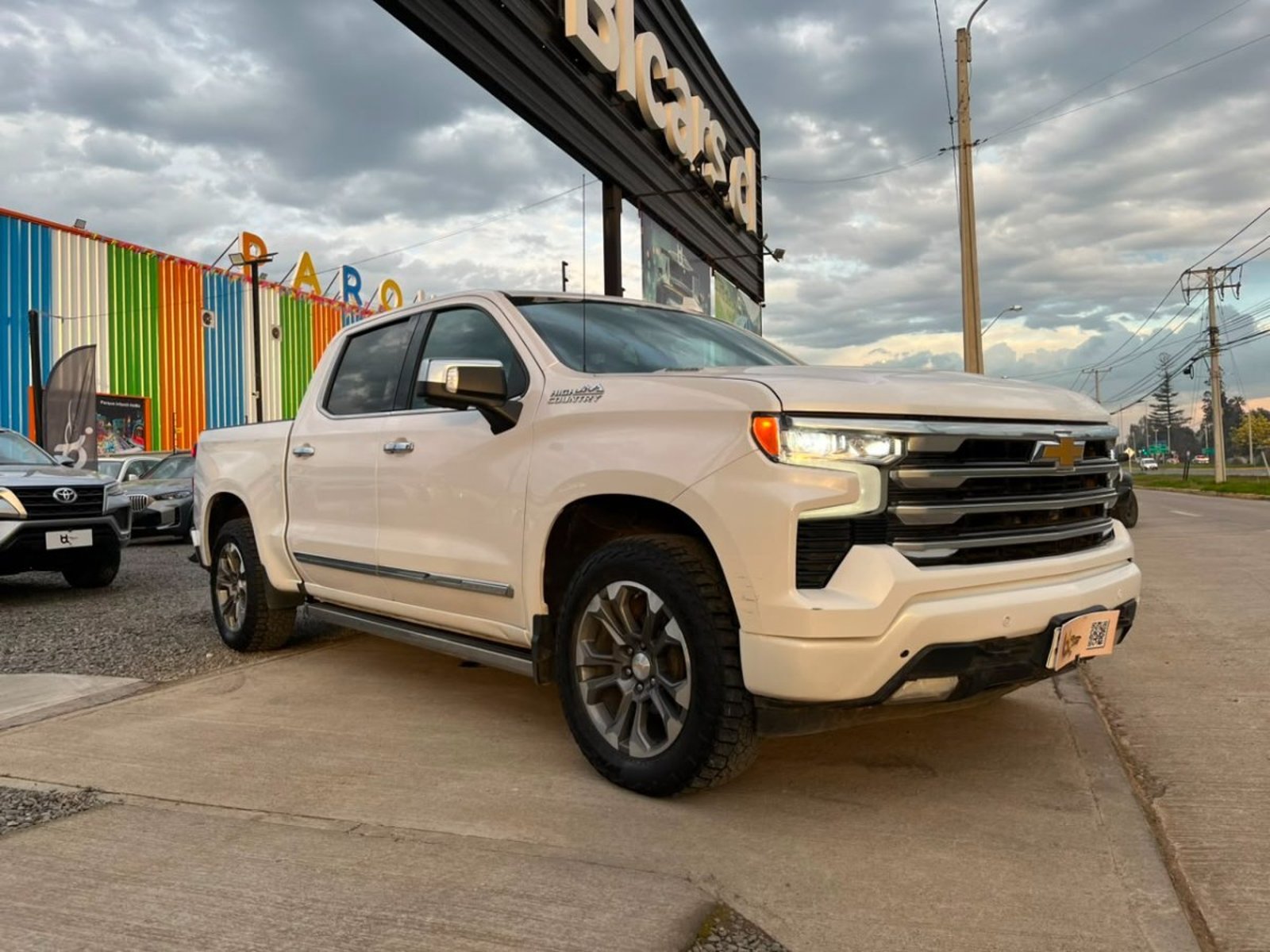 Chevrolet SILVERADO HIGH COUNTRY 3.0 AUT 4X4 2023 - Imagen 4 de 10