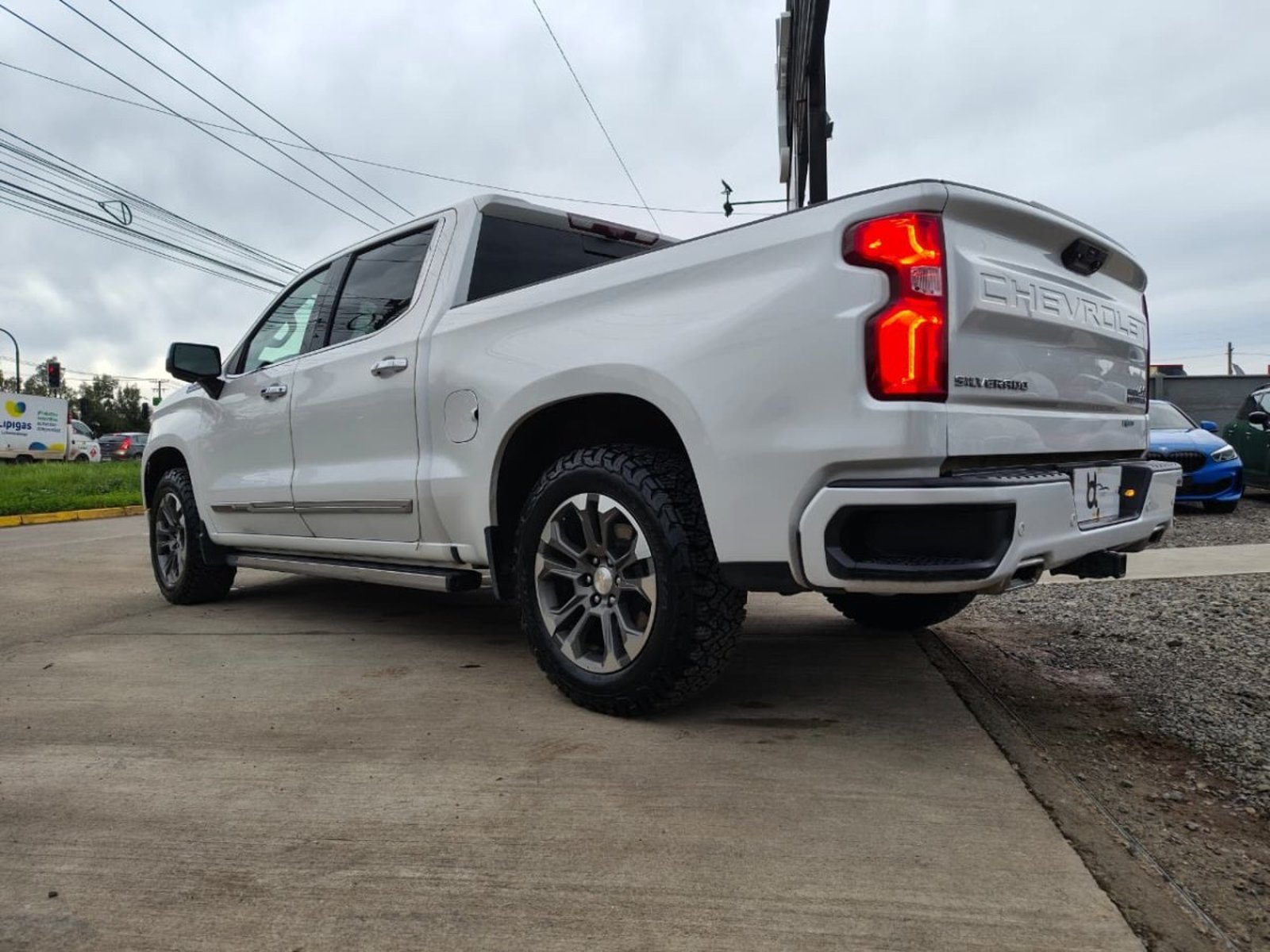 Chevrolet SILVERADO HIGH COUNTRY 3.0 AUT 4X4 2022 - Imagen 8 de 10