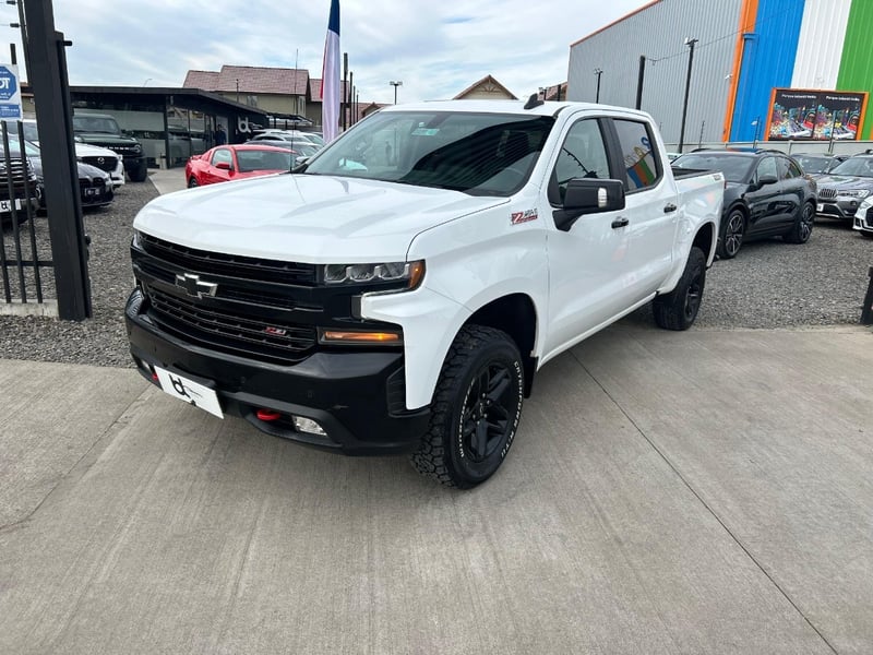 Chevrolet SILVERADO 5.3 LT TRAILBOSS Z71 4X4 AT 4P. 2021 - Imagen 5 de 10