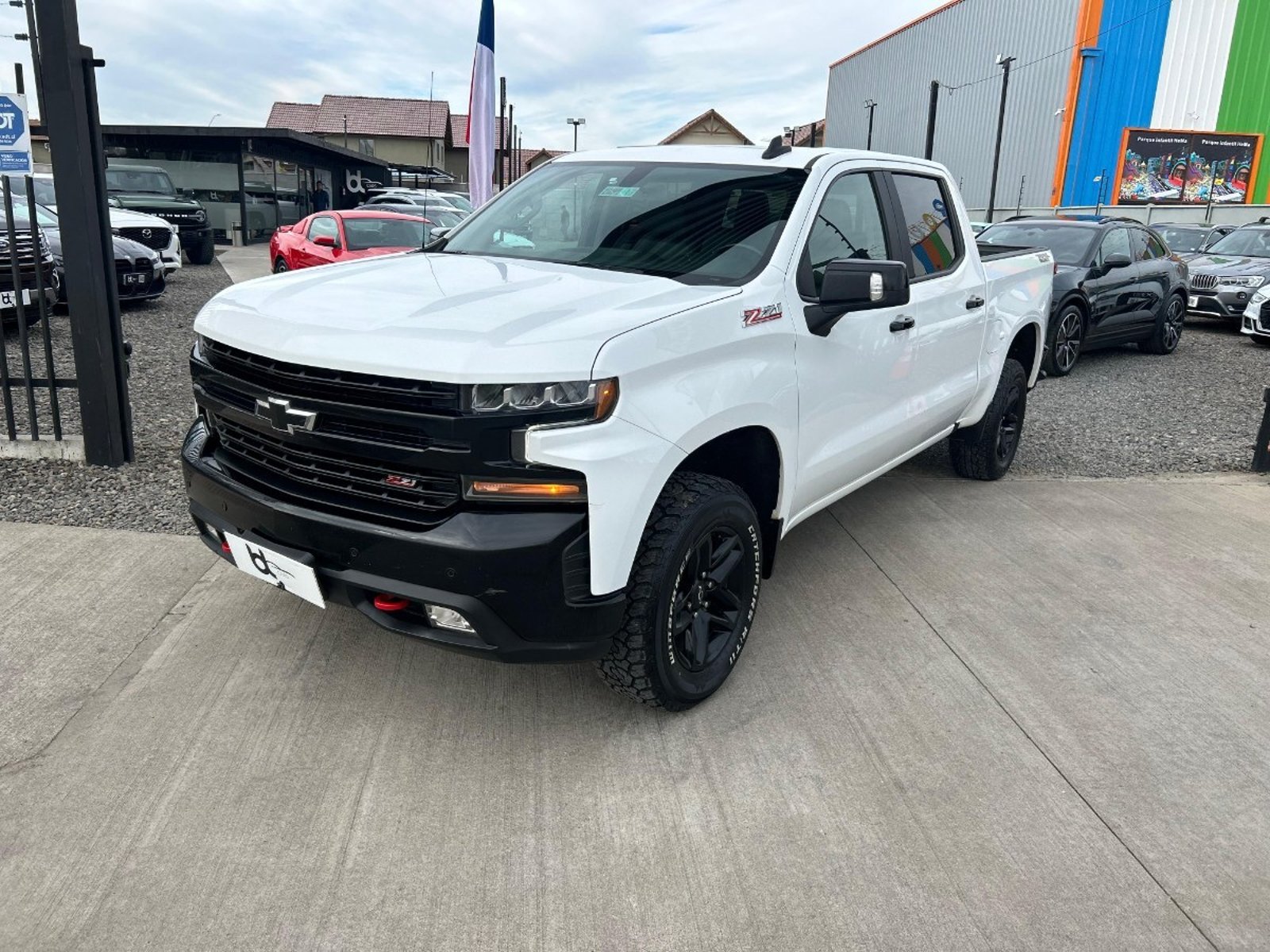 Chevrolet SILVERADO 5.3 LT TRAILBOSS Z71 4X4 AT 4P. 2021 - Foto 5 de 10